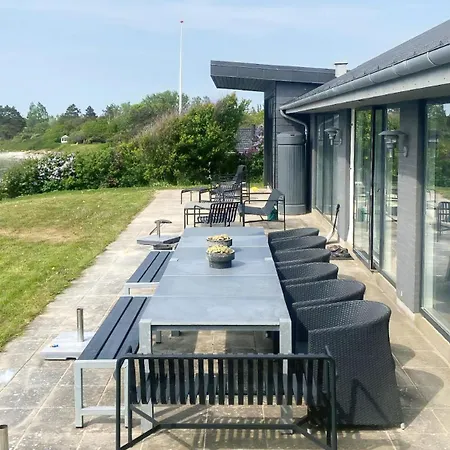 Summer House With Sea View And Private Hébergement de vacances Martofte